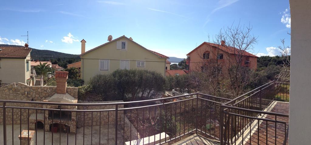 Guesthouse Maver Cres Quarto foto